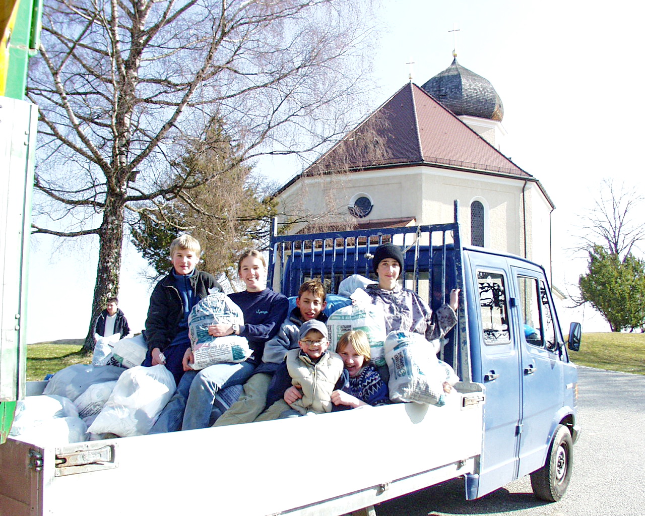 Rural youth collect old clothes – Samerberger Nachrichten