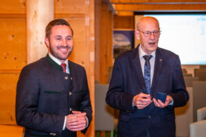 Städtische Verdienstmedaille für Prof. Walter J. Mayr