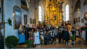 Festliches Adventsingen auf dem Samerberg verzaubert Groß und Klein