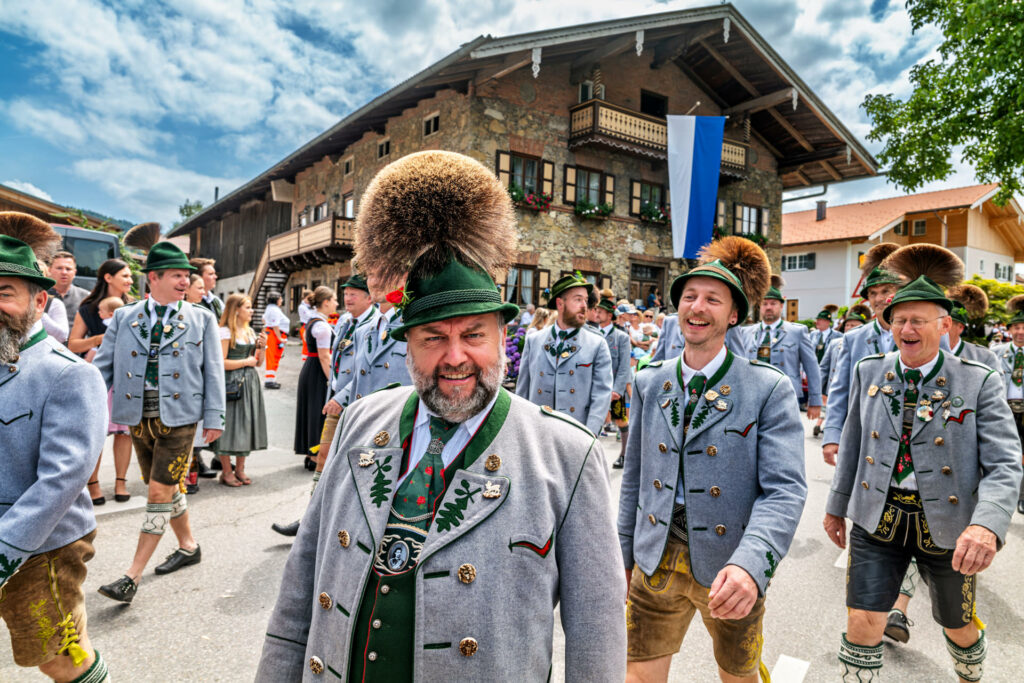 Festzug des 104. Gaufests des Bayerischen Inngautrachtenverbandes in Altenbeuern