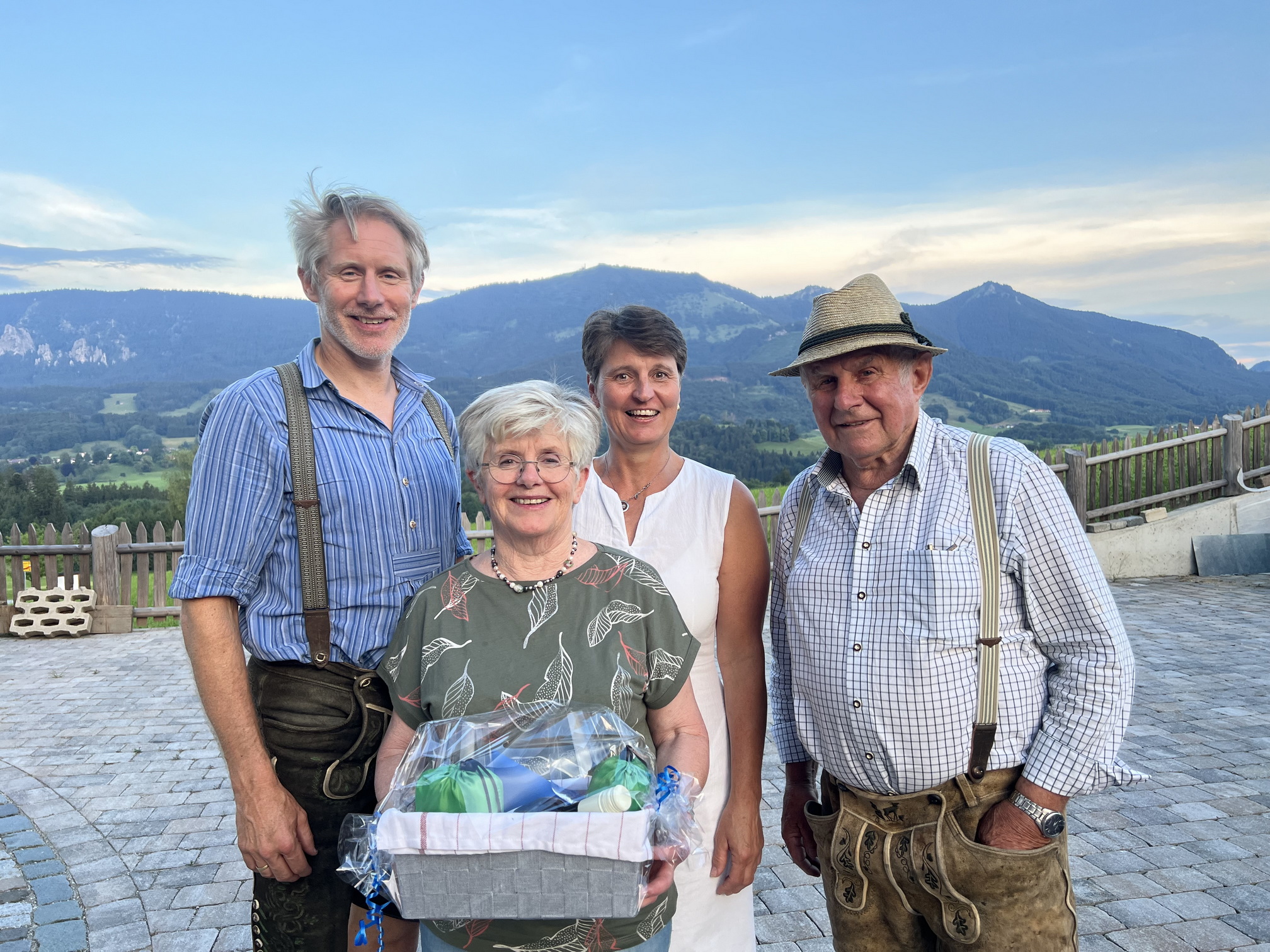 Tourismus-Stammtisch-bei-Trachten-Auer