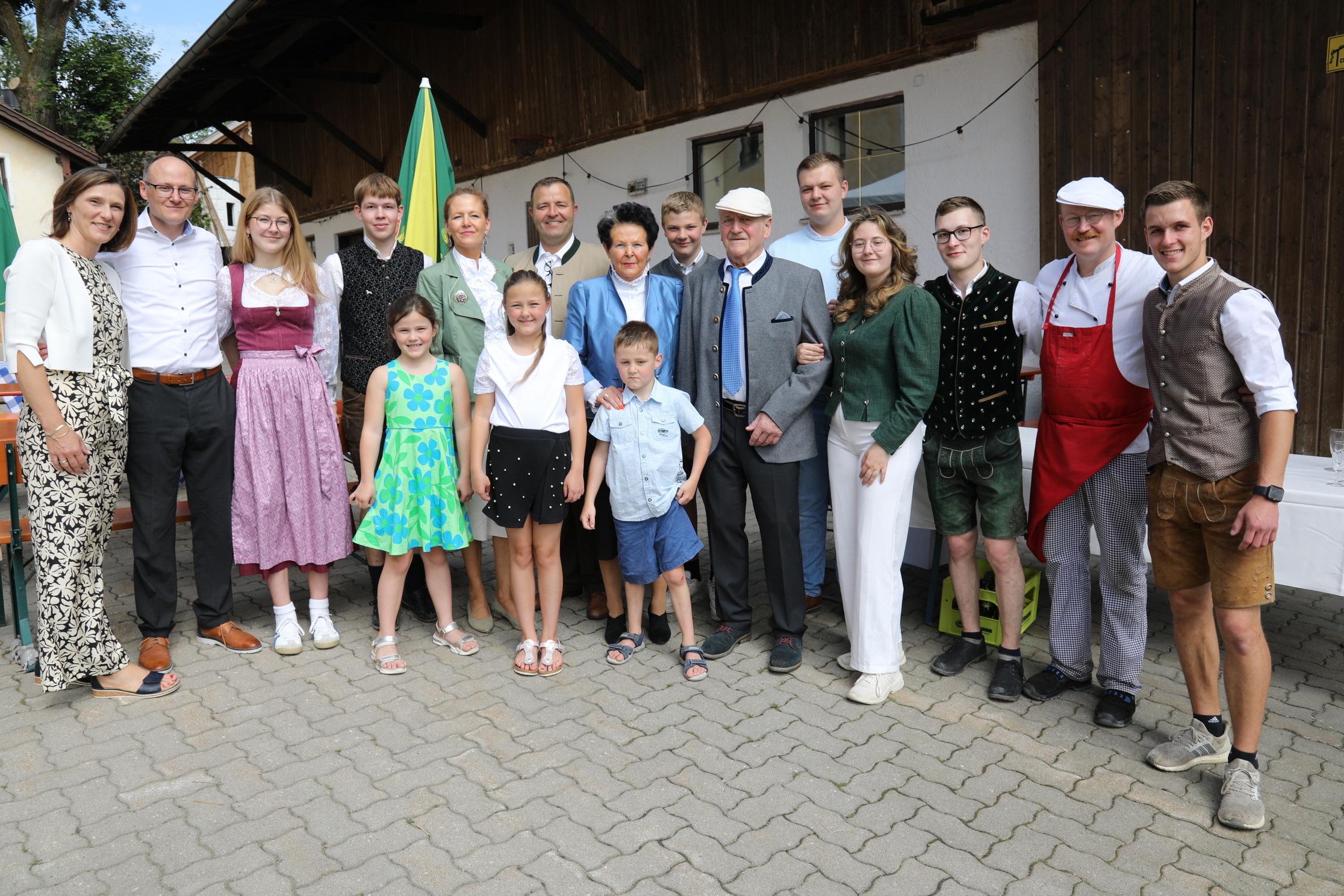 Gratulation-dem-Rampl-Senior-Wirt
