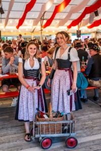 Eindrücke vom Bier- und Weinfest mit dem Alpenblick Quintett im Festzelt unterhalb von Schloss Neubeuern.
