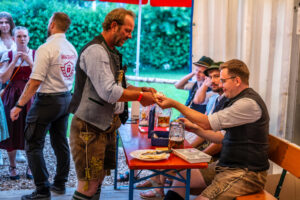 Eindrücke vom Bier- und Weinfest mit dem Alpenblick Quintett im Festzelt unterhalb von Schloss Neubeuern.