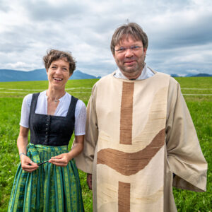 Großer Festsonntag in Siegharting: Feuerwehr und Schützen feiern ihre Jubiläen mit Gottesdienst, Festzug und viel gelebter Gemeinschaft
