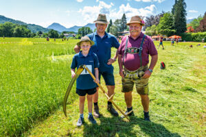 Deutsche Meisterschaft im Handmähen in Neubeuern