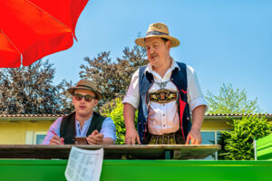 Deutsche Meisterschaft im Handmähen in Neubeuern