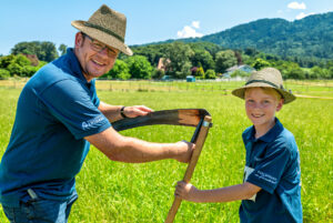 Deutsche Meisterschaft im Handmähen in Neubeuern