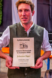 Deutsche Meisterschaft im Handmähen in Neubeuern