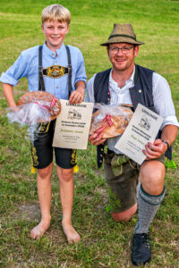 Deutsche Meisterschaft im Handmähen in Neubeuern