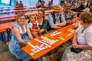 Festwoche in Neukirchen/Persdorf klingt mit Kesselfleischessen aus