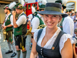 Ein Sommerabend wie aus dem Bilderbuch: Die Magie der 61. Marktbeleuchtung in Neubeuern