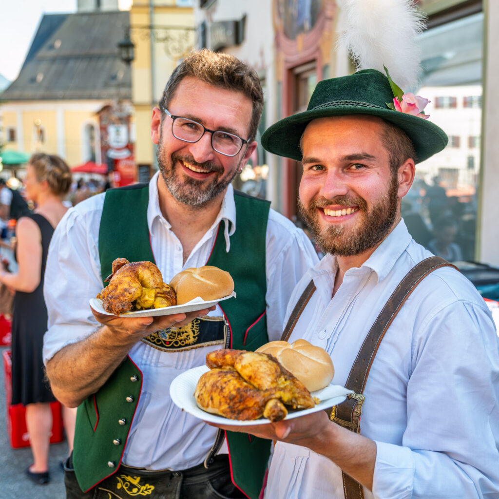 Ein Sommerabend wie aus dem Bilderbuch: Die Magie der 61. Marktbeleuchtung in Neubeuern