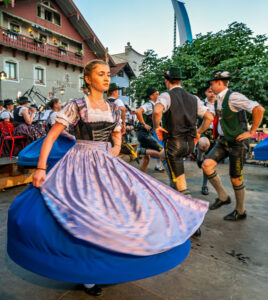 Ein Sommerabend wie aus dem Bilderbuch: Die Magie der 61. Marktbeleuchtung in Neubeuern