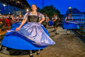 Ein Sommerabend wie aus dem Bilderbuch: Die Magie der 61. Marktbeleuchtung in Neubeuern
