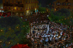 Ein Sommerabend wie aus dem Bilderbuch: Die Magie der 61. Marktbeleuchtung in Neubeuern