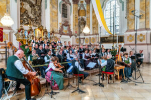 Höchste kirchenmusikalische Auszeichnung für Hans Berger: Der Oberaudorfer Kirchenmusiker, Komponist und Volksmusikpfleger erhielt in der Münchner Bürgersaalkirche die Orlando-di-Lasso-Medaille des Allgemeinen Cäcilienverbandes.
