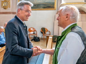 Höchste kirchenmusikalische Auszeichnung für Hans Berger: Der Oberaudorfer Kirchenmusiker, Komponist und Volksmusikpfleger erhielt in der Münchner Bürgersaalkirche die Orlando-di-Lasso-Medaille des Allgemeinen Cäcilienverbandes.