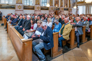 Höchste kirchenmusikalische Auszeichnung für Hans Berger: Der Oberaudorfer Kirchenmusiker, Komponist und Volksmusikpfleger erhielt in der Münchner Bürgersaalkirche die Orlando-di-Lasso-Medaille des Allgemeinen Cäcilienverbandes.