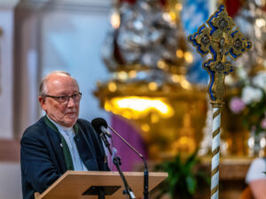 Höchste kirchenmusikalische Auszeichnung für Hans Berger: Der Oberaudorfer Kirchenmusiker, Komponist und Volksmusikpfleger erhielt in der Münchner Bürgersaalkirche die Orlando-di-Lasso-Medaille des Allgemeinen Cäcilienverbandes.