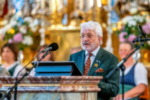 Höchste kirchenmusikalische Auszeichnung für Hans Berger: Der Oberaudorfer Kirchenmusiker, Komponist und Volksmusikpfleger erhielt in der Münchner Bürgersaalkirche die Orlando-di-Lasso-Medaille des Allgemeinen Cäcilienverbandes.
