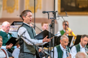 Höchste kirchenmusikalische Auszeichnung für Hans Berger: Der Oberaudorfer Kirchenmusiker, Komponist und Volksmusikpfleger erhielt in der Münchner Bürgersaalkirche die Orlando-di-Lasso-Medaille des Allgemeinen Cäcilienverbandes.