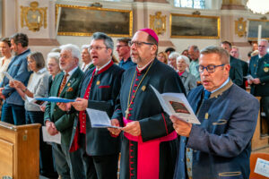 Höchste kirchenmusikalische Auszeichnung für Hans Berger: Der Oberaudorfer Kirchenmusiker, Komponist und Volksmusikpfleger erhielt in der Münchner Bürgersaalkirche die Orlando-di-Lasso-Medaille des Allgemeinen Cäcilienverbandes.