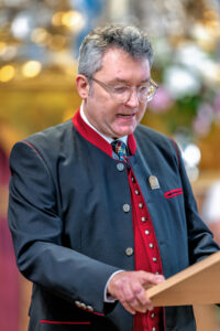 Höchste kirchenmusikalische Auszeichnung für Hans Berger: Der Oberaudorfer Kirchenmusiker, Komponist und Volksmusikpfleger erhielt in der Münchner Bürgersaalkirche die Orlando-di-Lasso-Medaille des Allgemeinen Cäcilienverbandes.