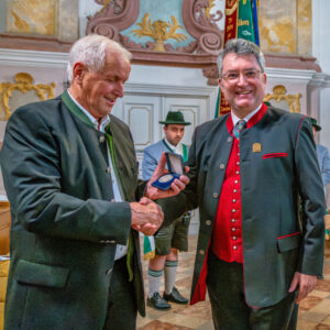 Höchste kirchenmusikalische Auszeichnung für Hans Berger: Der Oberaudorfer Kirchenmusiker, Komponist und Volksmusikpfleger erhielt in der Münchner Bürgersaalkirche die Orlando-di-Lasso-Medaille des Allgemeinen Cäcilienverbandes.