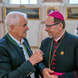 Höchste kirchenmusikalische Auszeichnung für Hans Berger: Der Oberaudorfer Kirchenmusiker, Komponist und Volksmusikpfleger erhielt in der Münchner Bürgersaalkirche die Orlando-di-Lasso-Medaille des Allgemeinen Cäcilienverbandes.