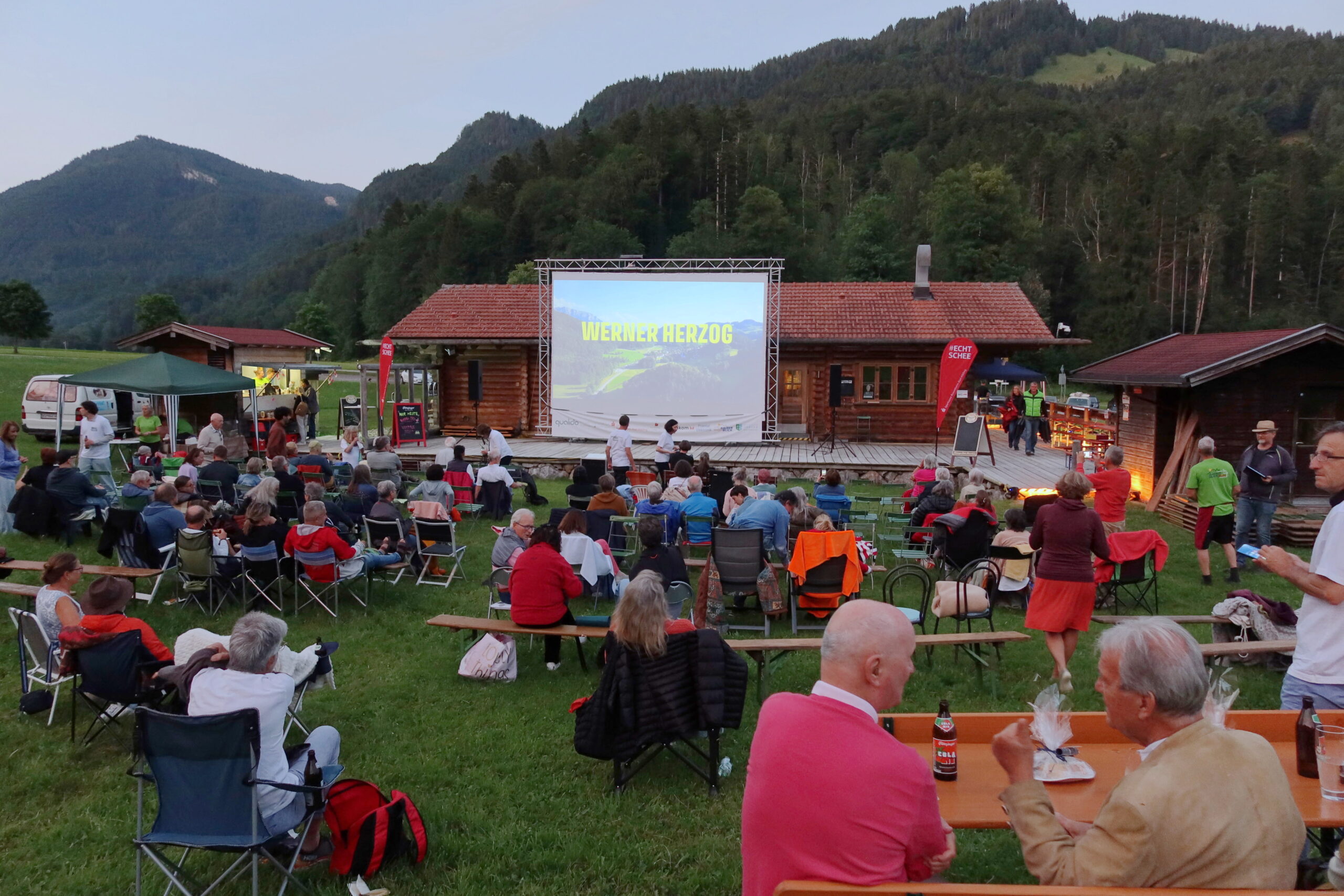 Werner-Herzog-Kino-im-Bergsteigerdorf