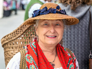 Tracht, Handwerk und gelebte Heimat auf dem Neubeurer Marktplatz