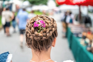 Tracht, Handwerk und gelebte Heimat auf dem Neubeurer Marktplatz