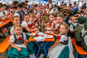 O’zapft is in Nußdorf: Gaufest und 130 Jahre GTEV Alpenrose feierlich eröffnet