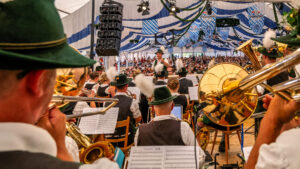 O’zapft is in Nußdorf: Gaufest und 130 Jahre GTEV Alpenrose feierlich eröffnet
