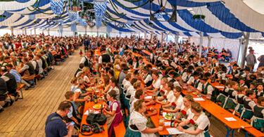 O’zapft is in Nußdorf: Gaufest und 130 Jahre GTEV Alpenrose feierlich eröffnet