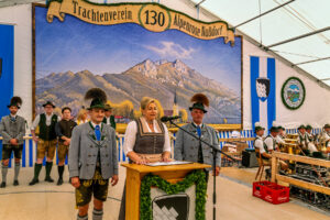 O’zapft is in Nußdorf: Gaufest und 130 Jahre GTEV Alpenrose feierlich eröffnet