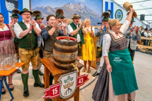 O’zapft is in Nußdorf: Gaufest und 130 Jahre GTEV Alpenrose feierlich eröffnet