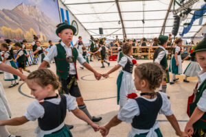 O’zapft is in Nußdorf: Gaufest und 130 Jahre GTEV Alpenrose feierlich eröffnet