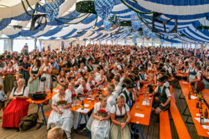 O’zapft is in Nußdorf: Gaufest und 130 Jahre GTEV Alpenrose feierlich eröffnet