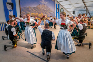O’zapft is in Nußdorf: Gaufest und 130 Jahre GTEV Alpenrose feierlich eröffnet