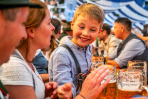 O’zapft is in Nußdorf: Gaufest und 130 Jahre GTEV Alpenrose feierlich eröffnet