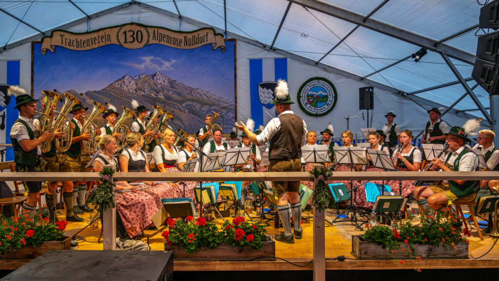 Die Musikkapelle Nußdorf gestaltete den Eröffnungsabend musikalisch und gab dem Festauftakt den passenden klangvollen Rahmen.