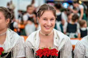 O’zapft is in Nußdorf: Gaufest und 130 Jahre GTEV Alpenrose feierlich eröffnet