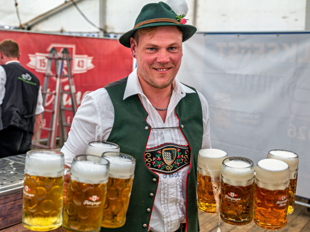 O’zapft is in Nußdorf: Gaufest und 130 Jahre GTEV Alpenrose feierlich eröffnet
