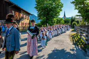 Zwischen Festfreude und stillem Gedenken: Bayerischer Inngau-Trachtenverband und GTEV „Alpenrose“ Nußdorf erinnerten an verstorbene Mitglieder, Gefallene und Vermisste.