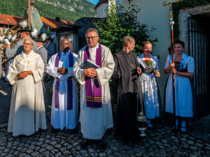 Zwischen Festfreude und stillem Gedenken: Bayerischer Inngau-Trachtenverband und GTEV „Alpenrose“ Nußdorf erinnerten an verstorbene Mitglieder, Gefallene und Vermisste.