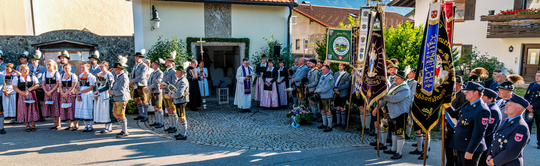 Inngau-Trachtenfest-zwischen-Festfreude-und-stillem-Gedenken