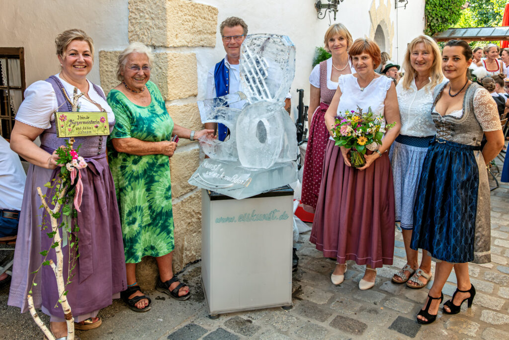 Ein ganzer Ort gratulierte: Susanne Grandauer feierte ihren 50. Geburtstag