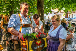 Ein ganzer Ort gratulierte: Susanne Grandauer feierte ihren 50. Geburtstag